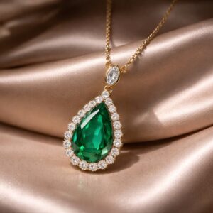 10k Pendant Emerald 3.8 Ct