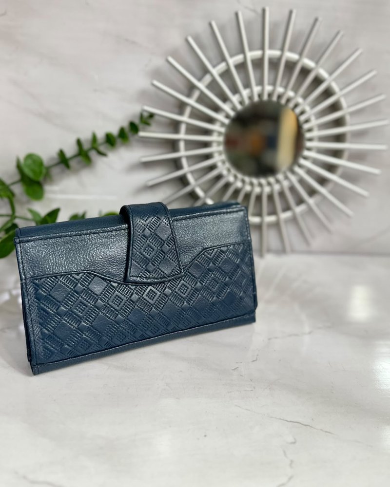 Billetera de cuero grabado para dama, CRSTYLE